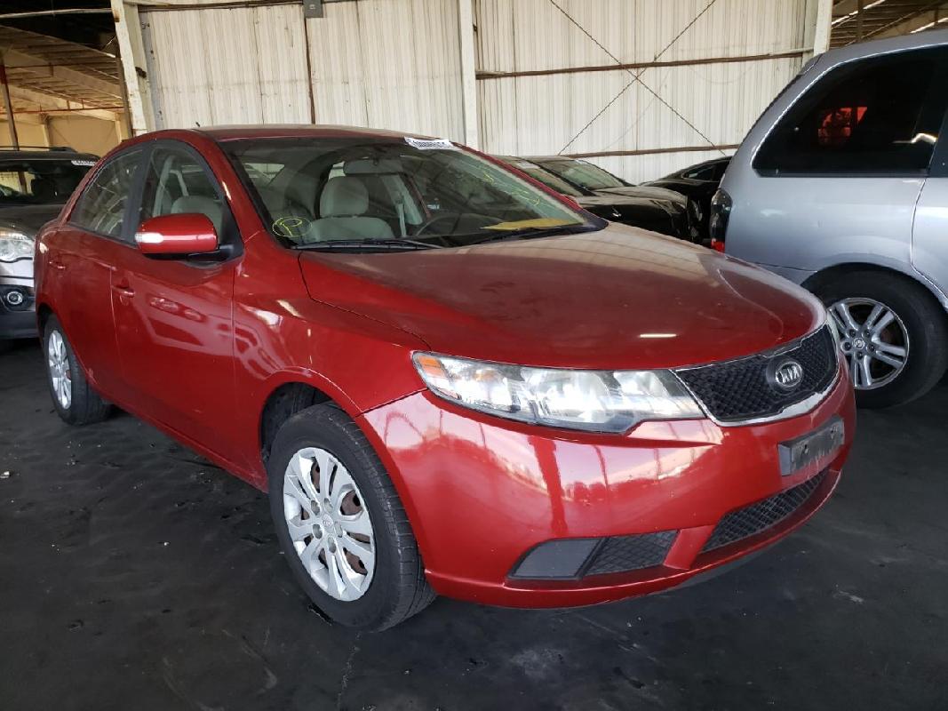 Автомобиль kia cerato vin knafu411bb5352498 год выпуска 2010 состояние плохое после аварии