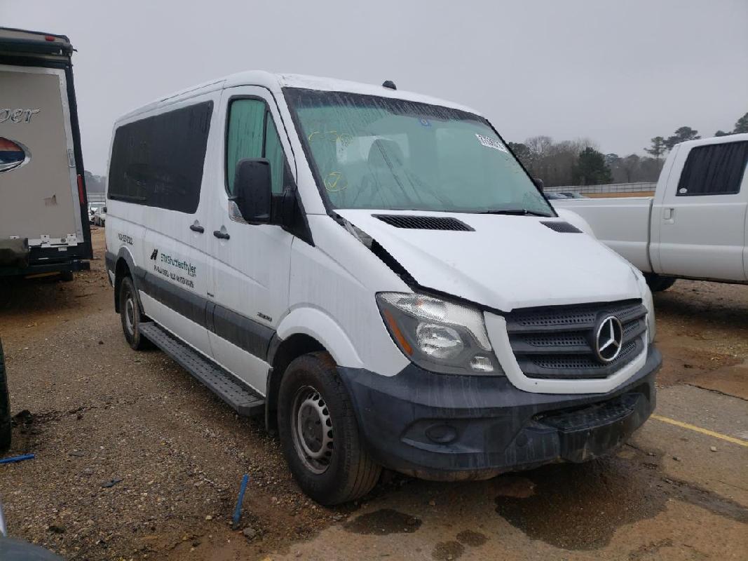 Mercedes Benz 2500 Sprinter van