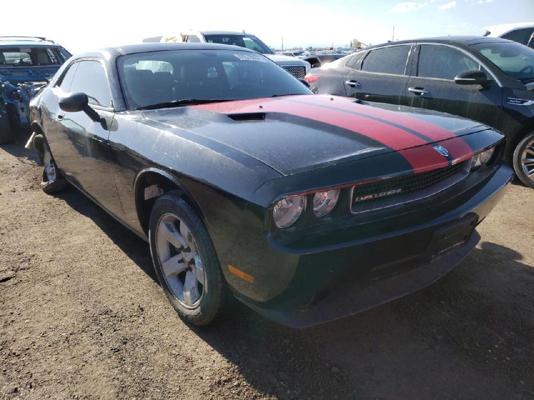 Dodge Challenger se чёрный