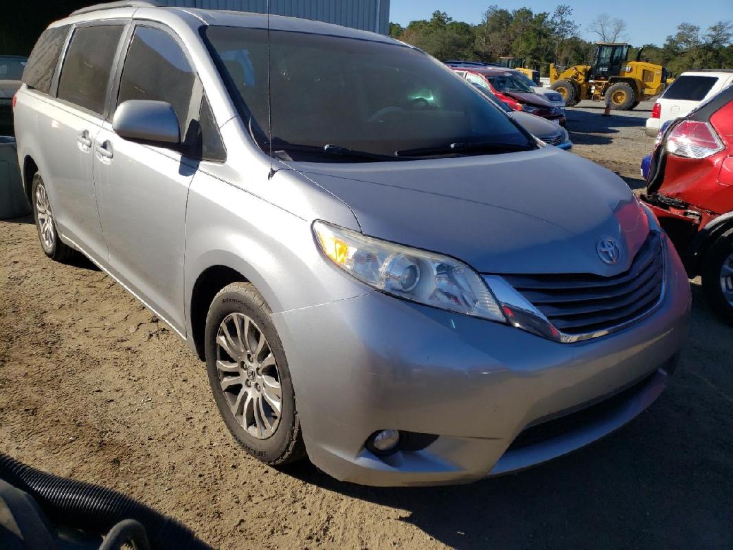 Toyota Sienna XLE