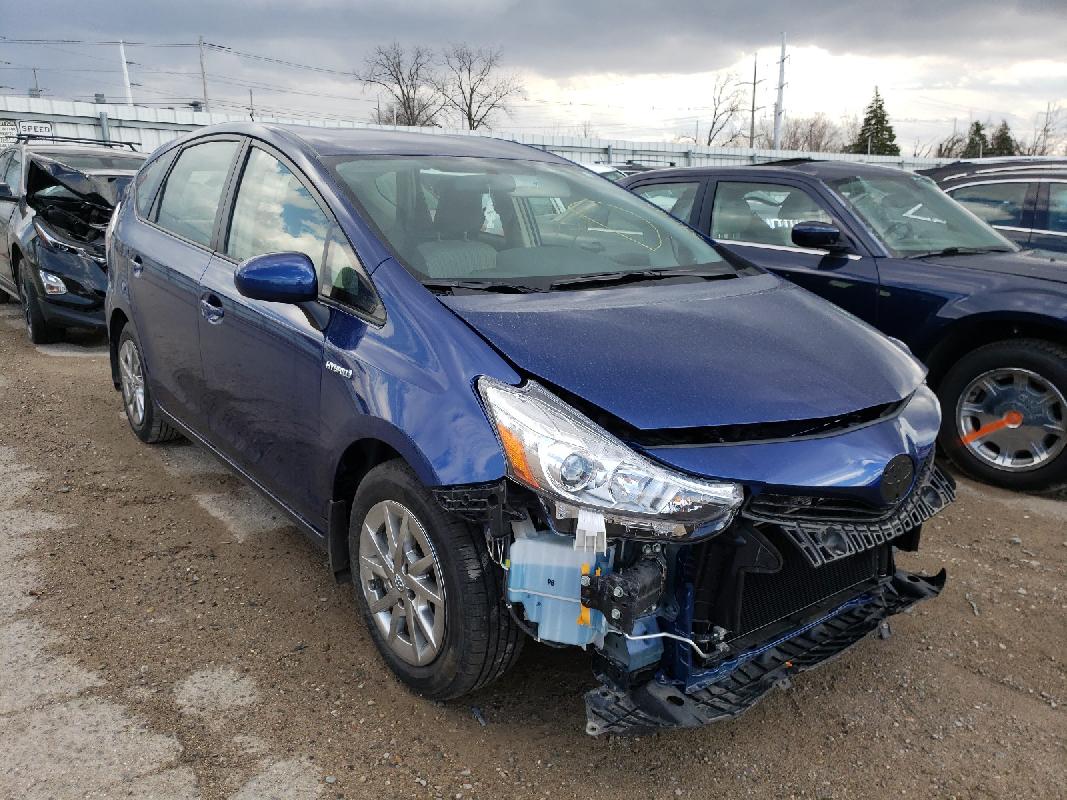 Toyota Prius v 2017