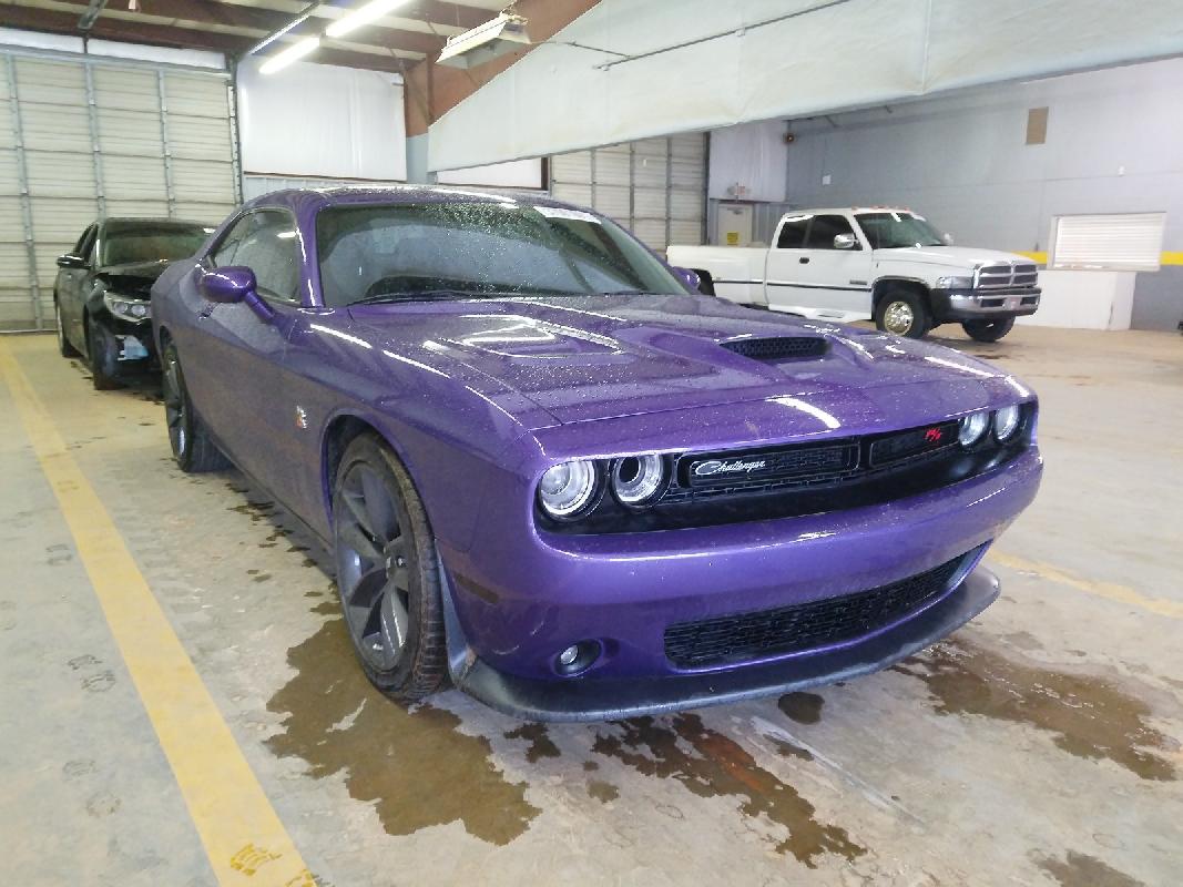 Dodge Challenger 2019 пурпурный