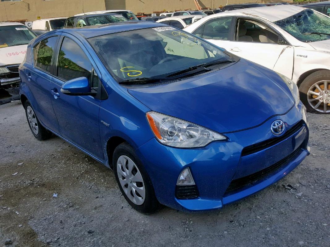 Toyota Prius c 2014