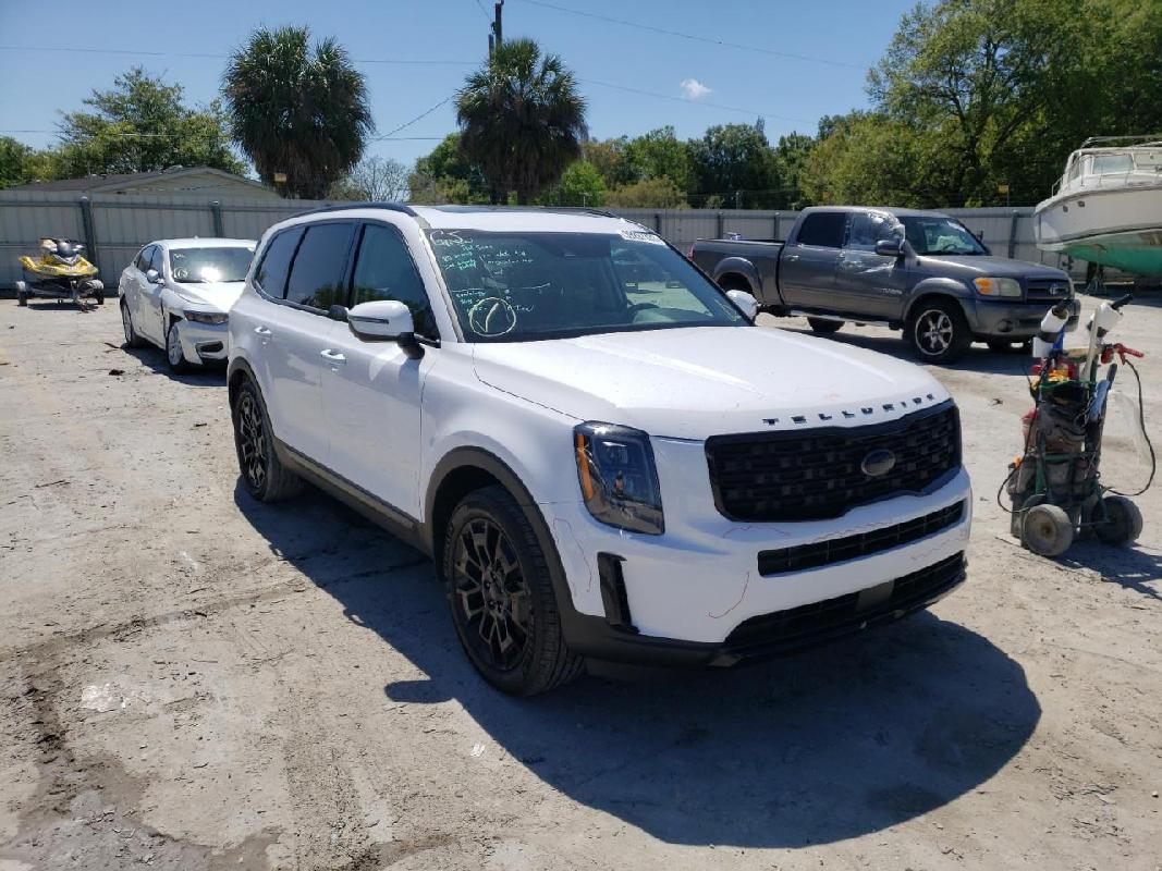 Kia Telluride Glacier White