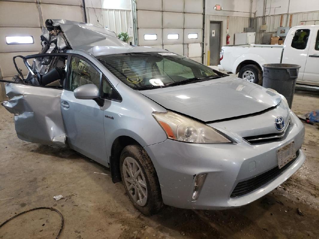 Toyota Prius v 2012