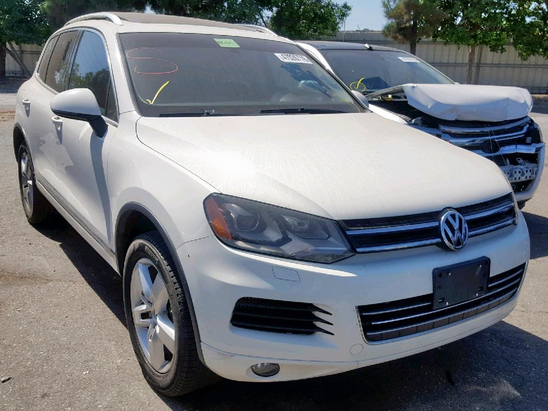 Volkswagen Touareg 2011 White