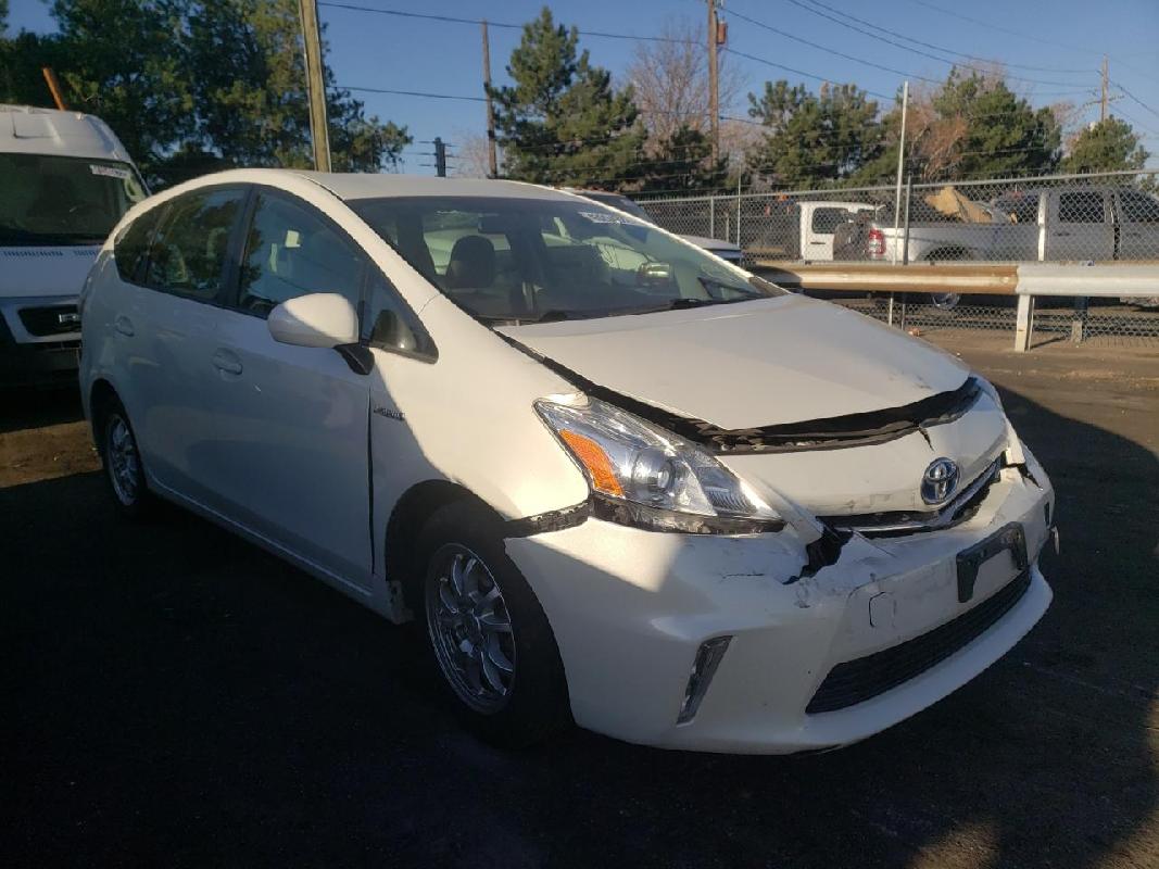 Prius v 2014