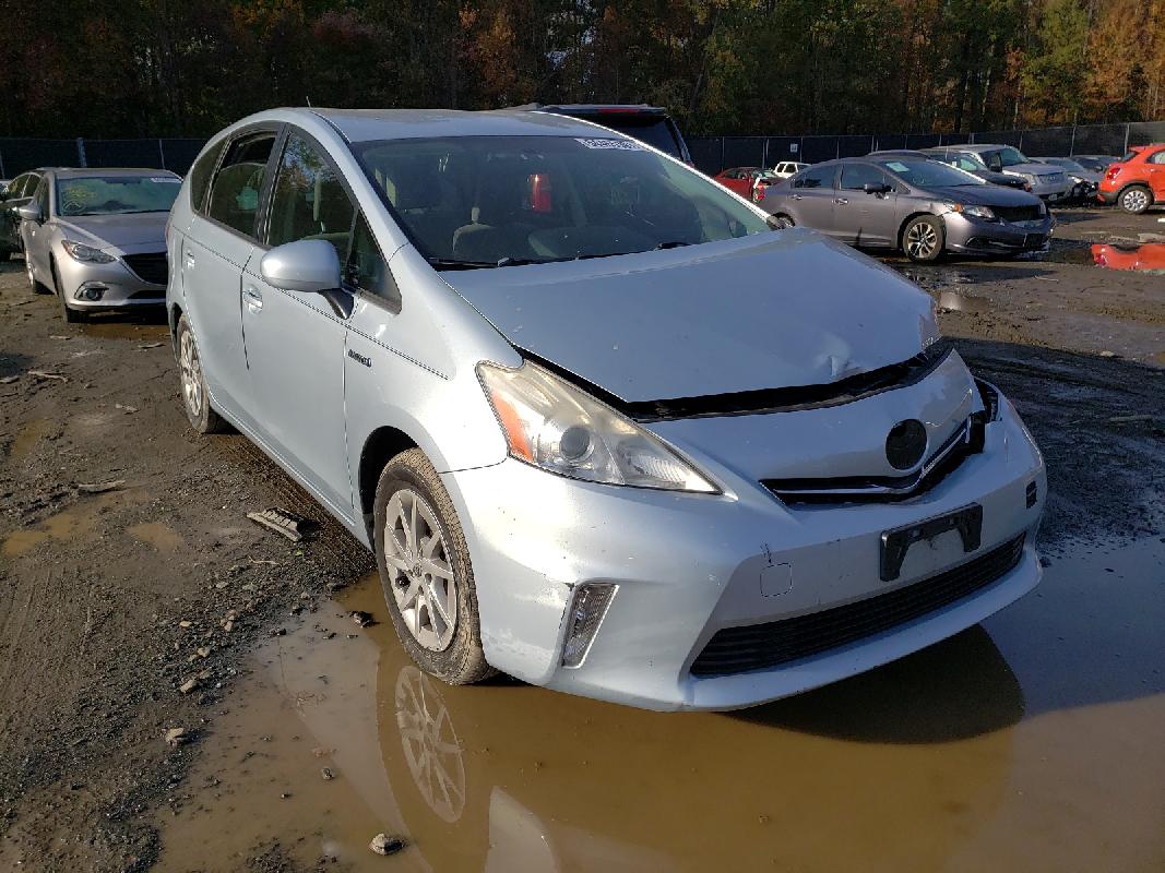 Toyota Prius v 2012