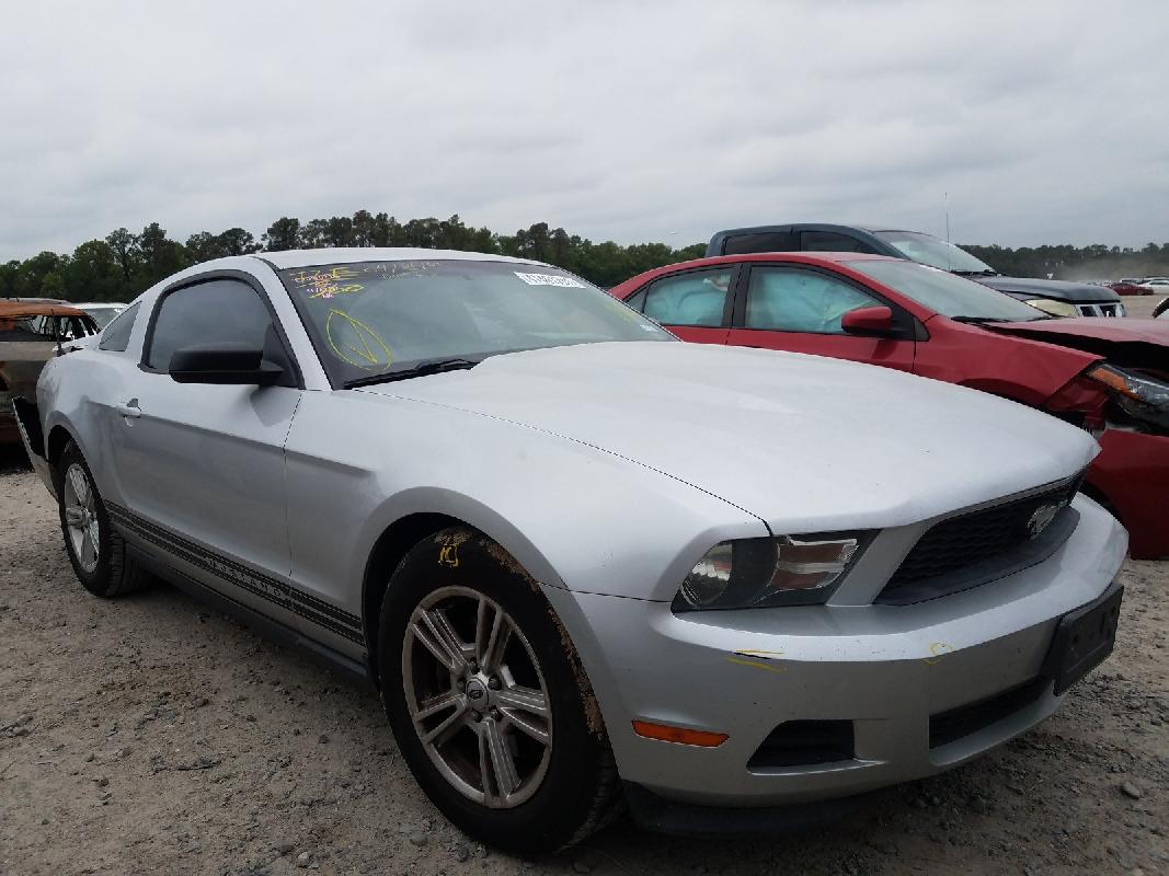 Ford Mustang v 2012