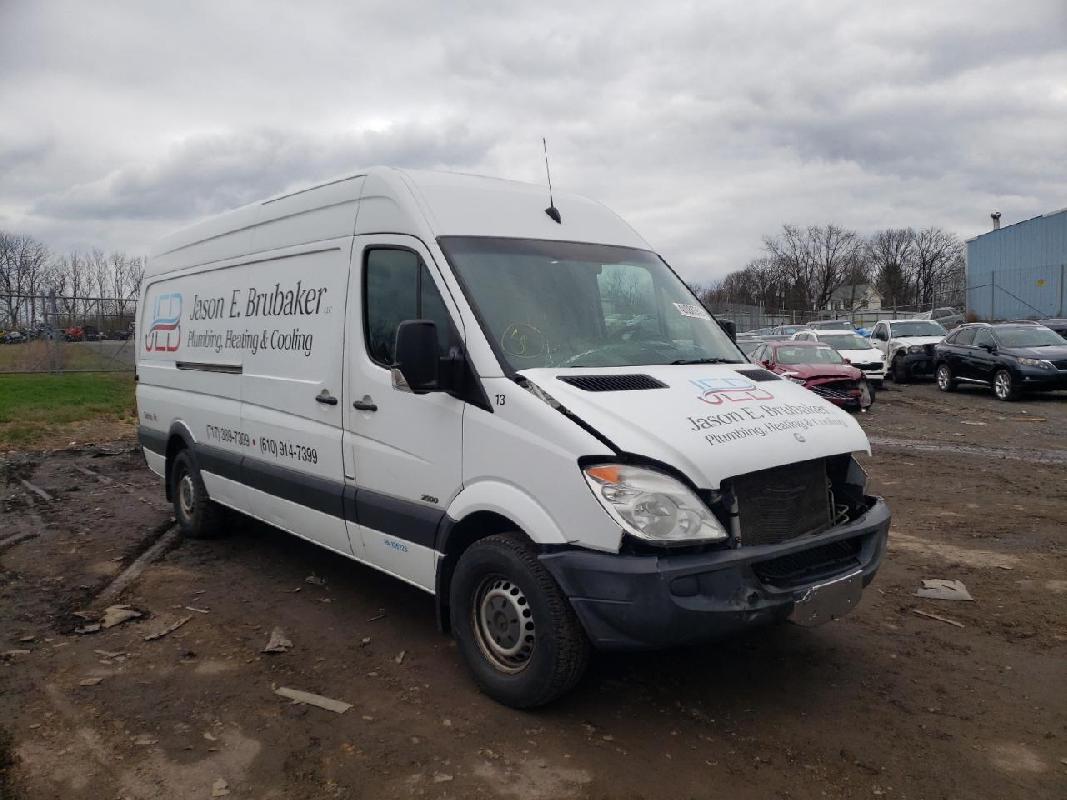 Mercedes Benz 2500 Sprinter van