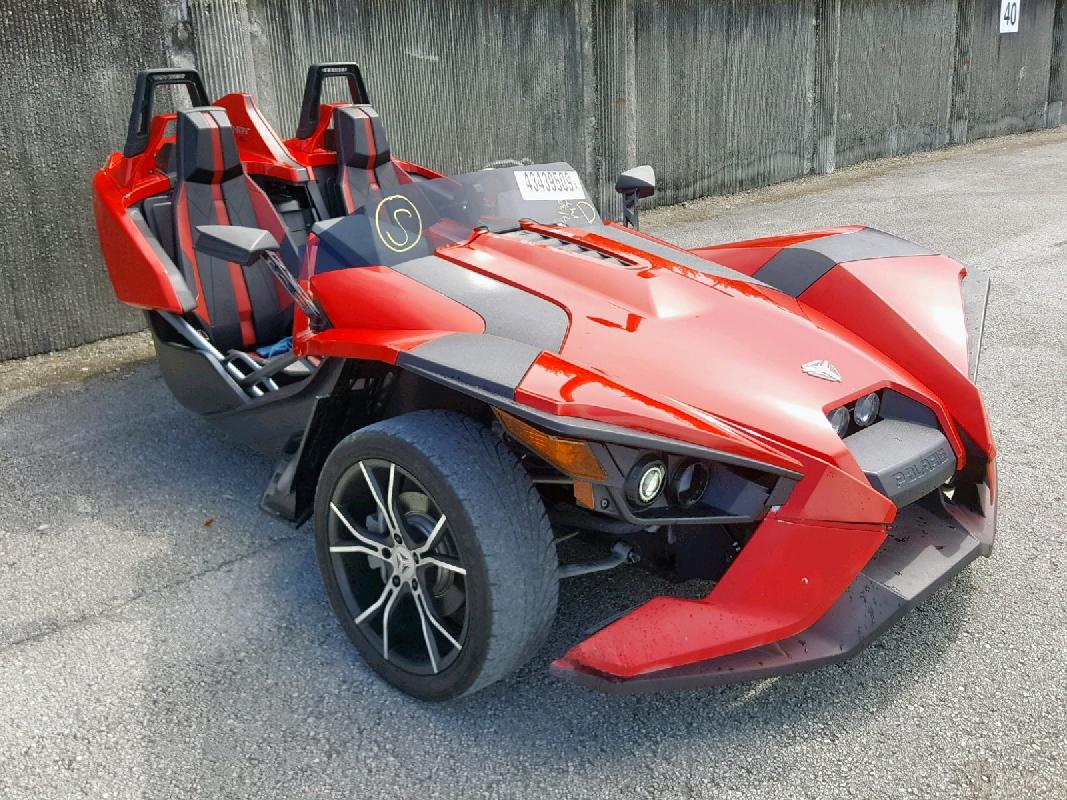 Машина Polaris Slingshot