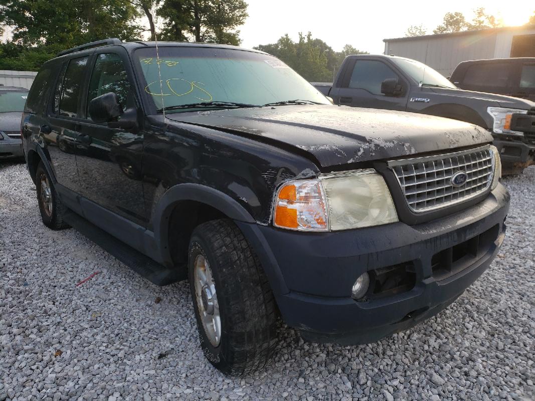 Ford Explorer 2003.