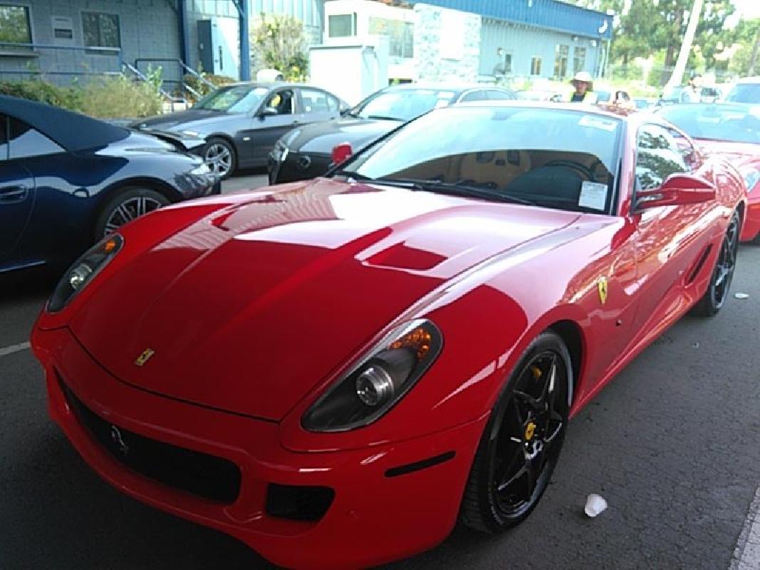 Ferrari 599 GTB из чистого золота